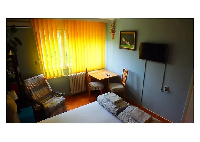 Girasole Nocleg ze śniadaniem 4*